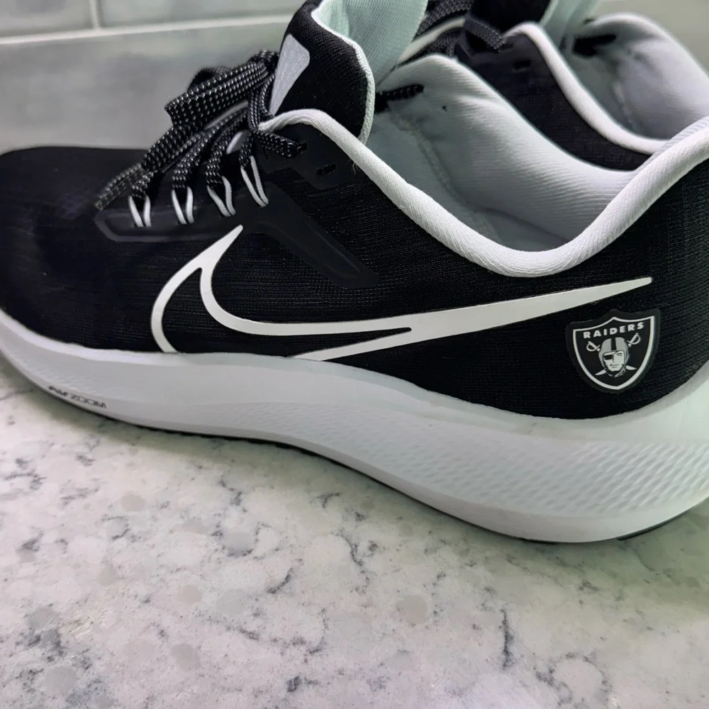 Nike NFL Las Vegas Raiders Pegasus 39 Shoes Las Vegas size 10 Black Sneakers - Picture 6 of 8